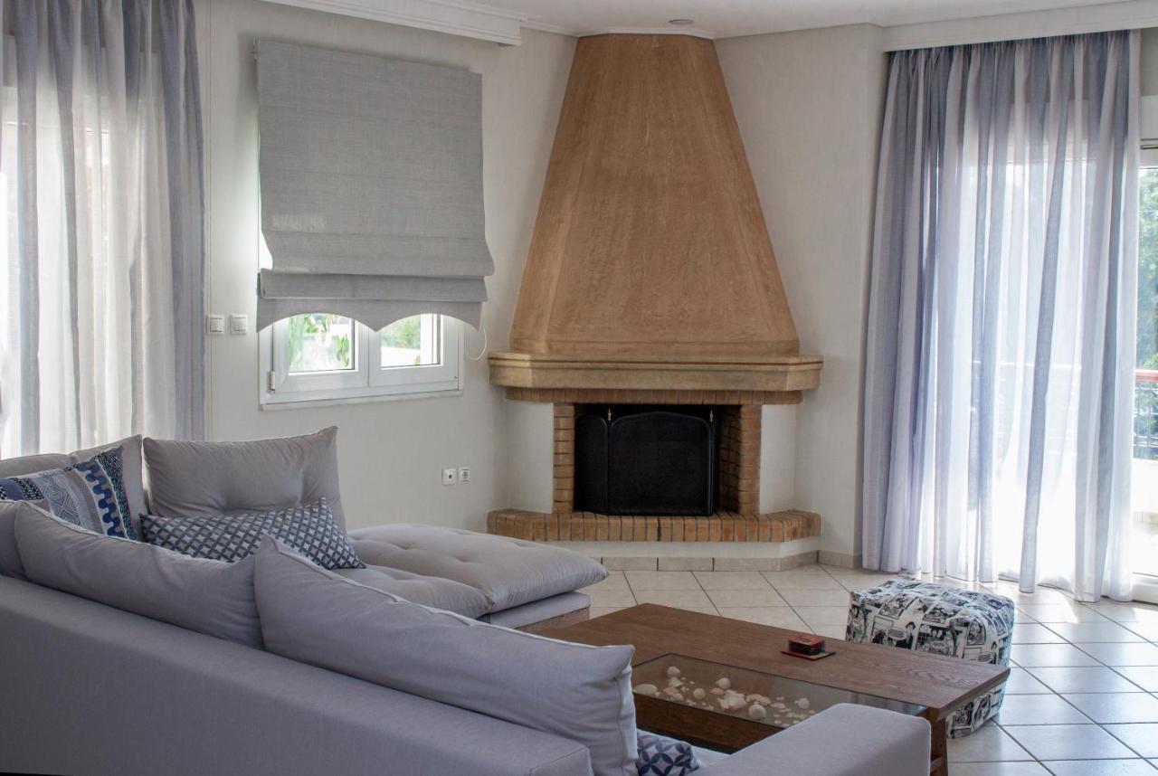 Luxury Seaview Apartment By The Sea Saronida Extérieur photo