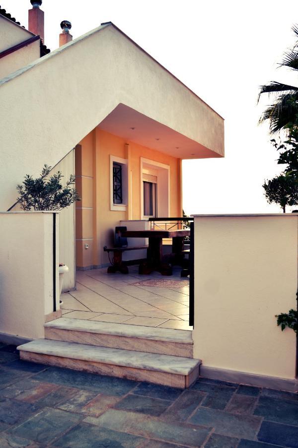 Luxury Seaview Apartment By The Sea Saronida Extérieur photo
